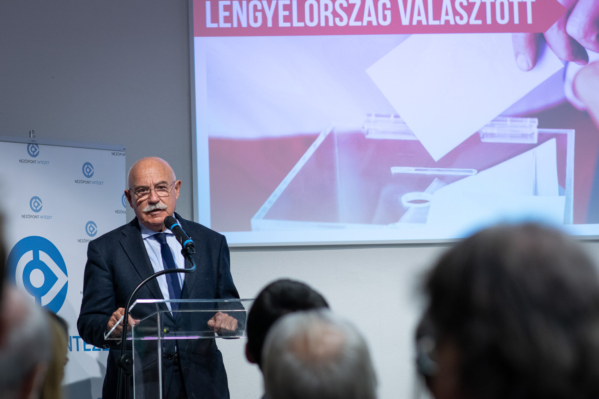 „DIGNITY AND PROSPERITY” – CONFERENCE ON THE BACKGROUND OF THE POLISH LAW AND JUSTICE PARTY’S RECORD VICTORY